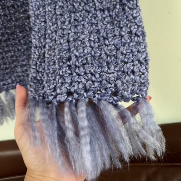 🟪Women’s handmade, crocheted purple frayed scarf, brand new. - Picture 3 of 8